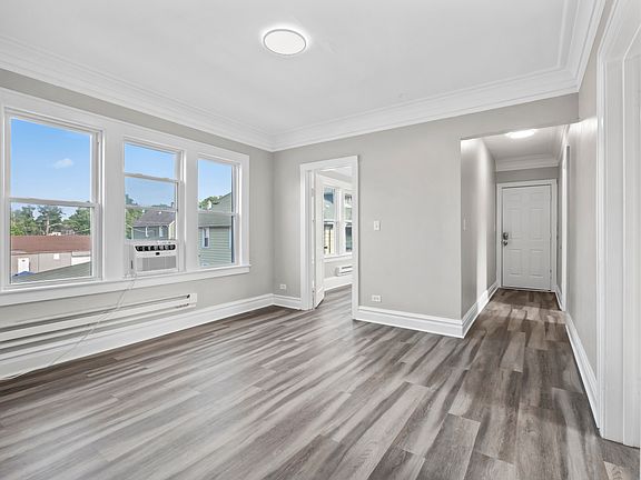 3rd image of 1007 8th St APT 2R