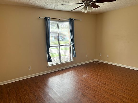 2nd image of 1806 Jenny Dr