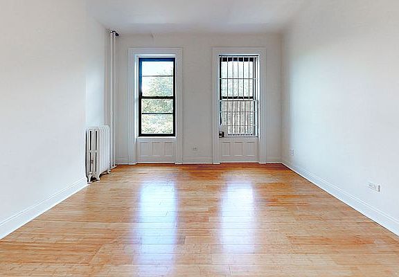 3rd image of 471 Central Park W APT 1B