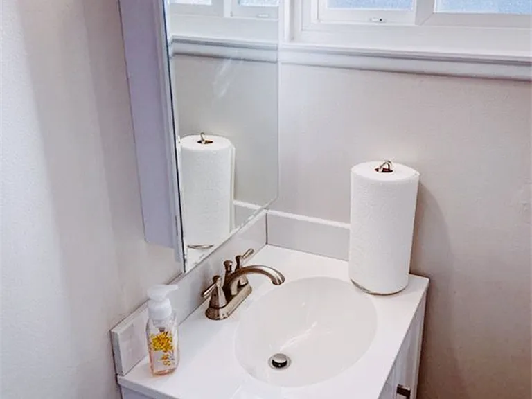 1251 E 279th St #2F — Photo 10