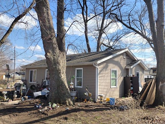 2nd image of 11860 Price St