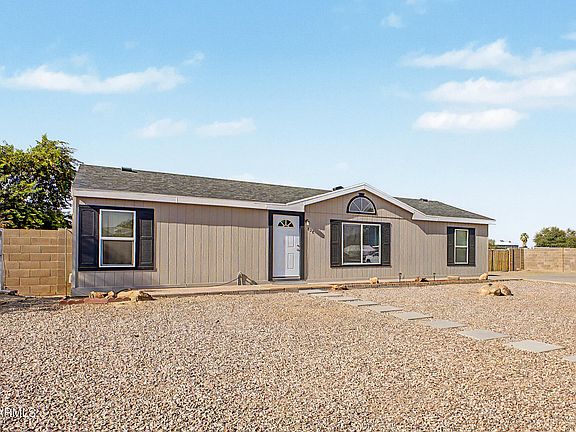 4th image of 828 E Quentin Lane