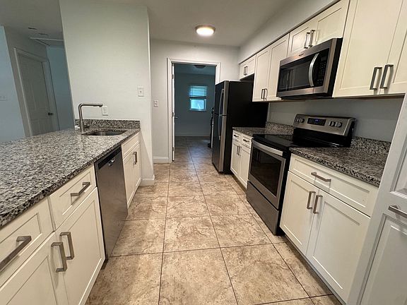 4th image of 2549 S Mills Ave