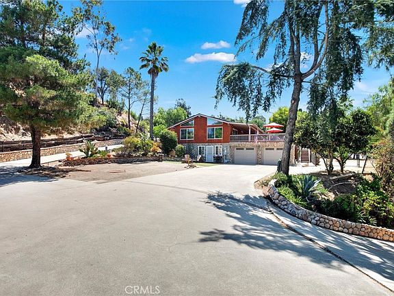 3rd image of 1026 Arnold Way