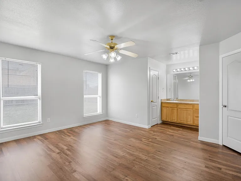 9212 Coral Ln — Photo 17