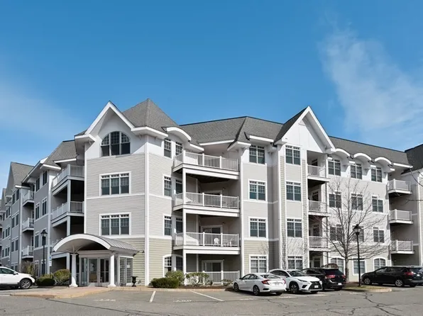 614 Pond St Unit 1415, Braintree, MA 02184