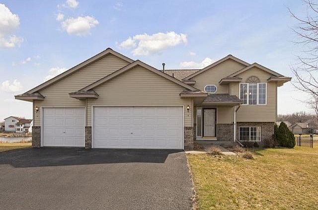 1st image of 10215 Washington Ct NE