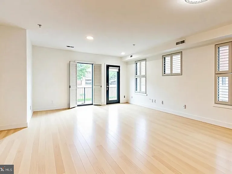 310 V St NE #1 — Photo 1