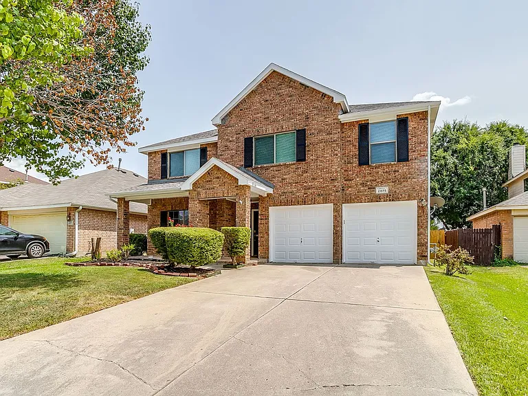 2875 Grandview Dr — Photo 2