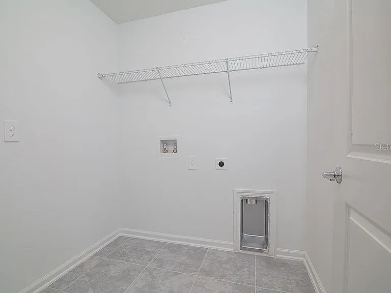 2821 Armstrong Ave — Photo 35