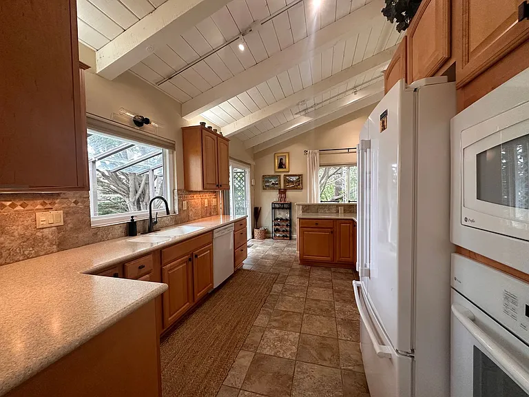 214 Mar Vista Dr — Photo 17