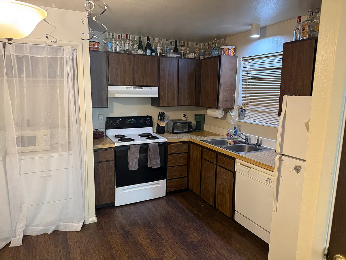 Building Photo - 1734 Azalea Dr #2
