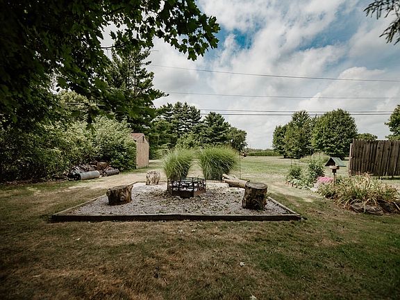 5th image of 14 Thornwood Dr