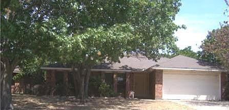 1st image of 924 E Elliott Dr