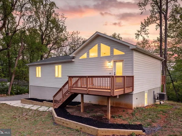 2668 High Top Rd, Linden, VA 22642