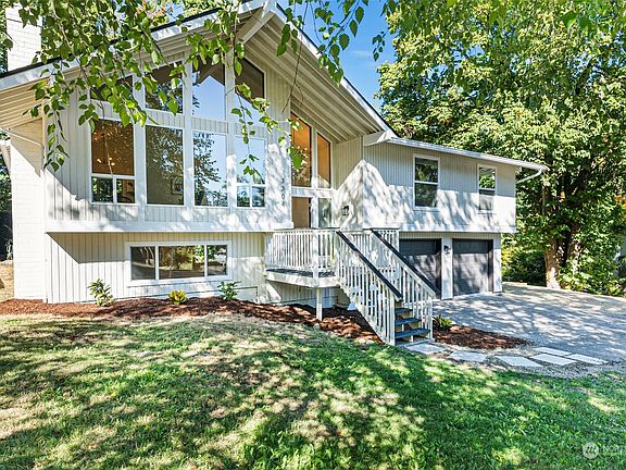 3rd image of 3304 NE Quinault Drive