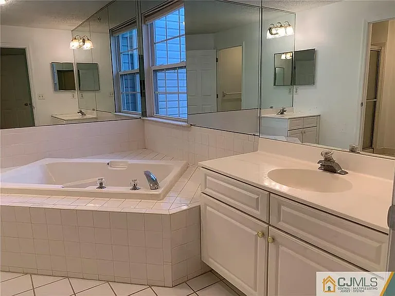 213 Prestwick Way — Photo 20