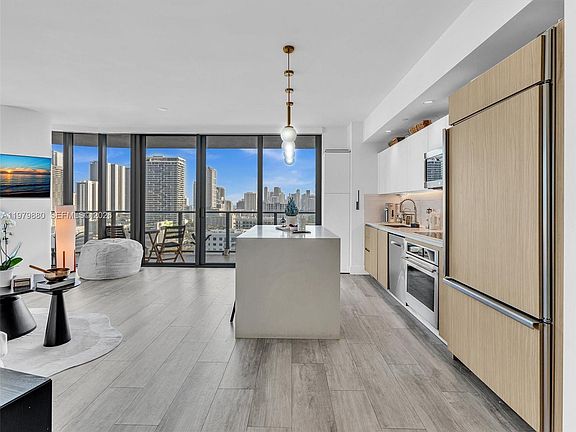 5th image of 121 NE 34th St Unit 2104