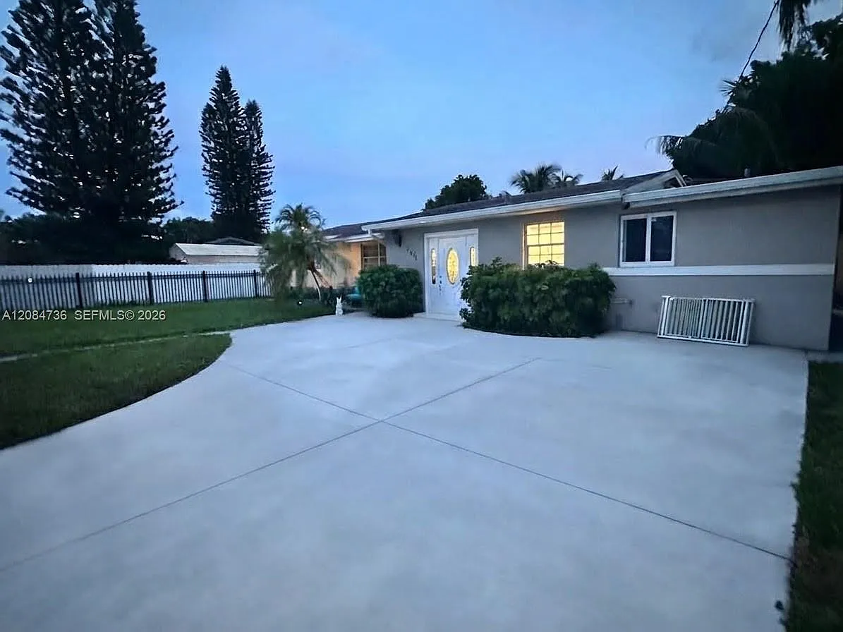 Silver Blue Lake Estates — Photo 2