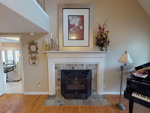 4th image of 722 Shorewood Dr