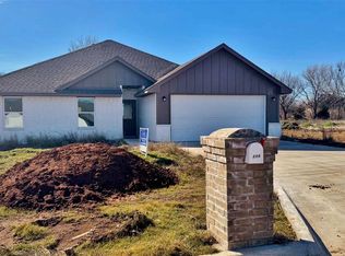 206 NW Elm Ave, Cache, OK 73527