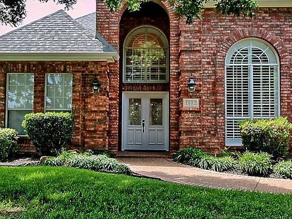 2nd image of 1402 Pecos Dr