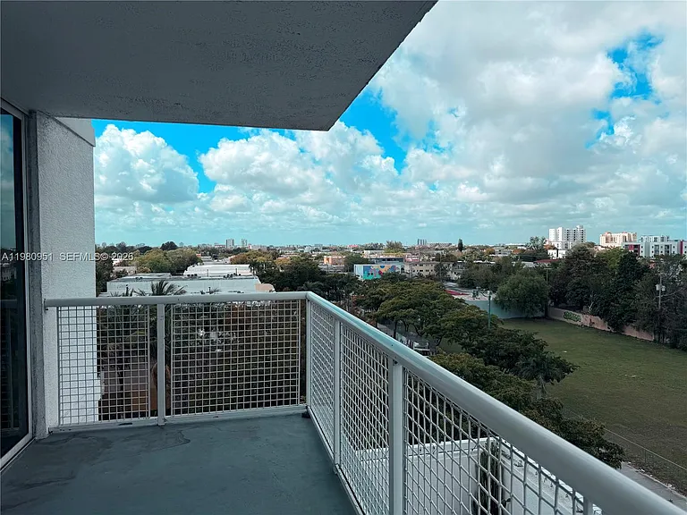 900 SW 8th St #604 — Photo 19