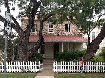 1st image of 419 W Main St