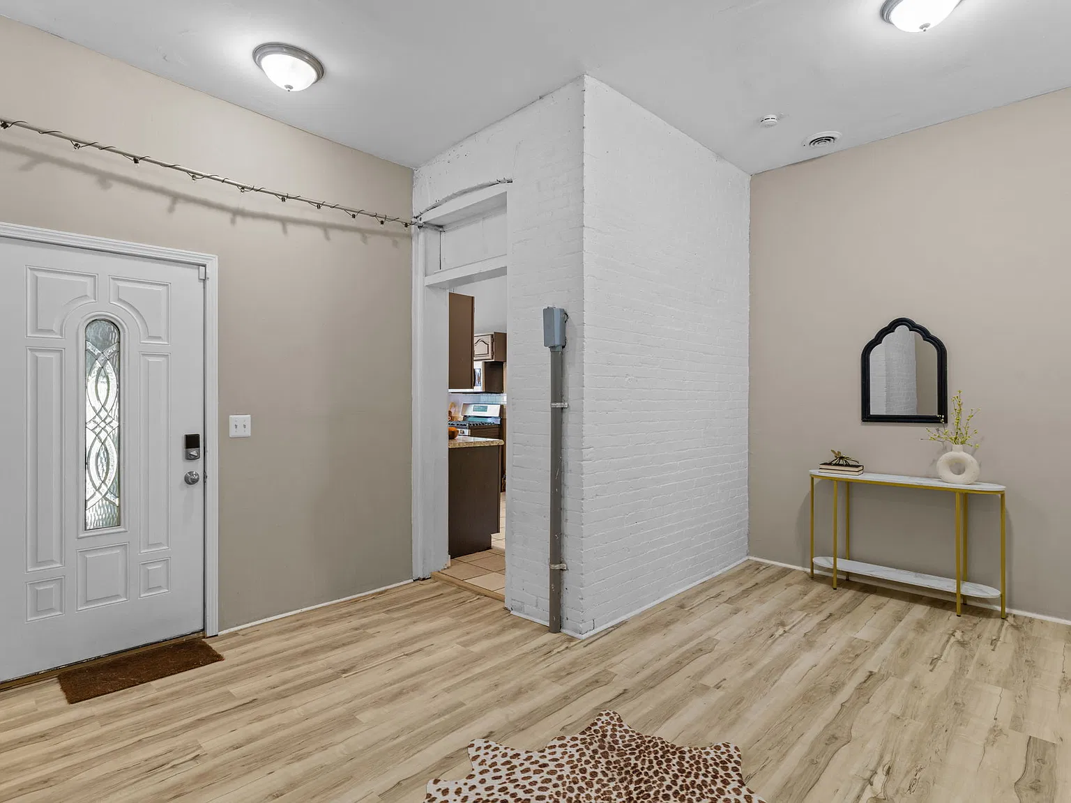 2 bed, 1750 sqft, $2,150 — Photo 2