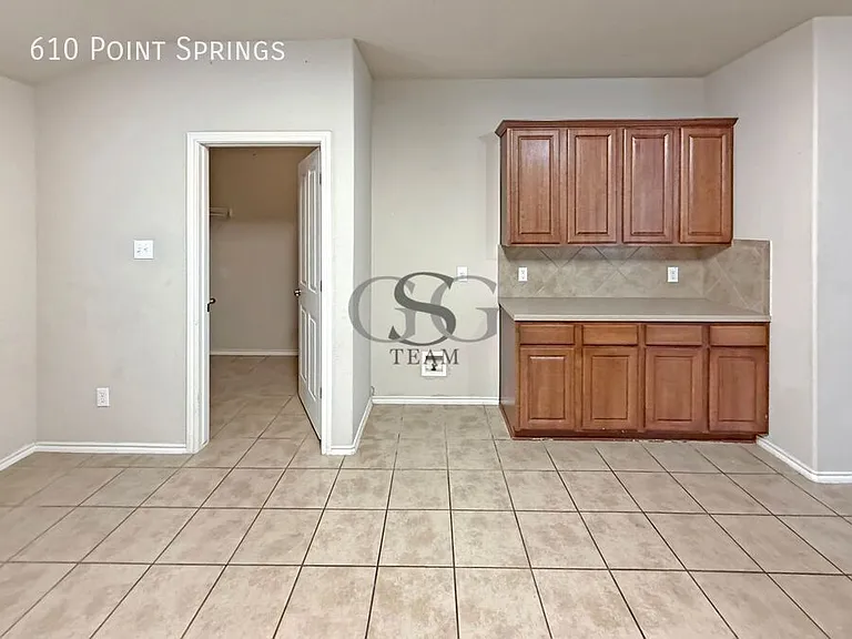 610 Point Spgs — Photo 7