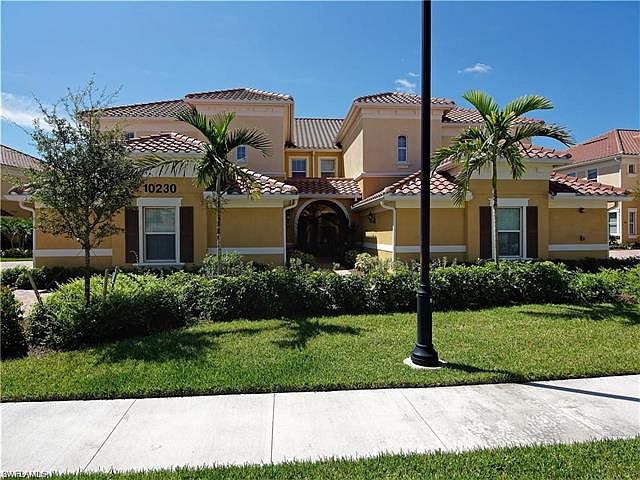 1st image of 10230 Glastonbury Cir #201