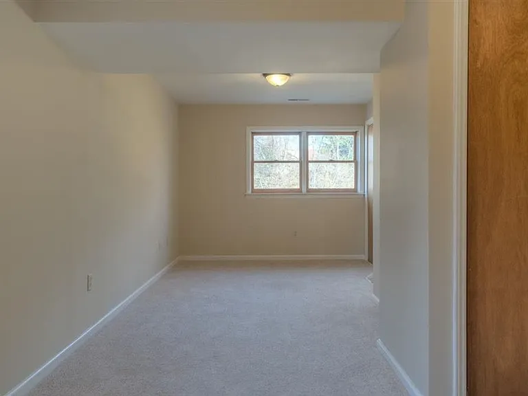 550 Colhoun St NE — Photo 20