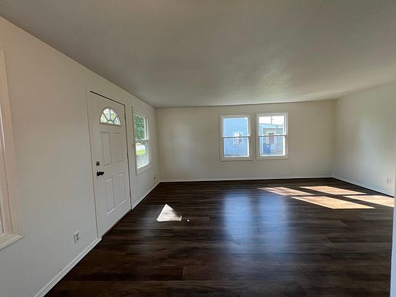 5th image of 2609 E 11th St