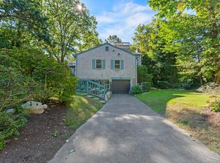 9 Strawberry Hill Rd, Falmouth, MA 02543