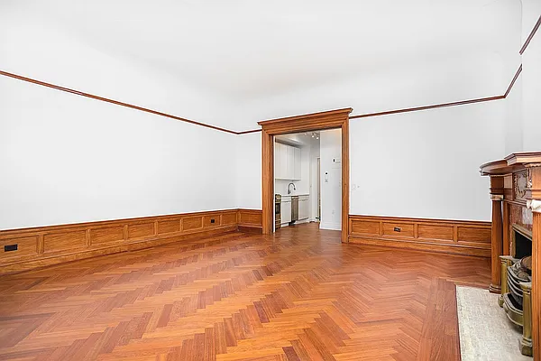 Rented by Lexiti Realty Corp | media 9