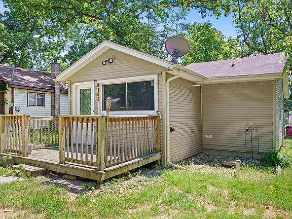 3rd image of 8103 W 127th Pl