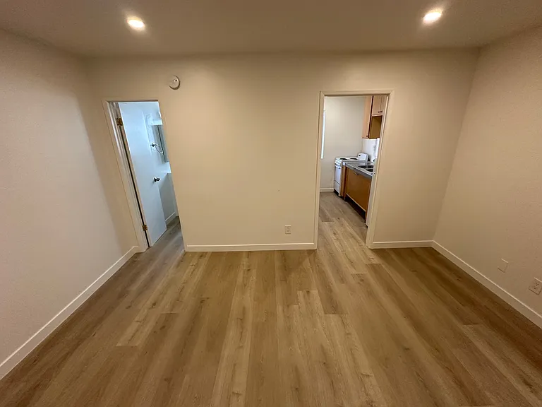 The Reef Apartments — Photo 8