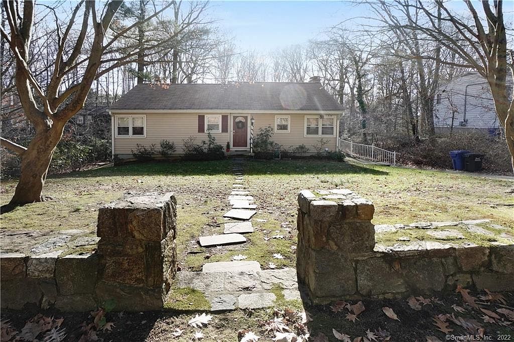 266 Pinewood Trl, Trumbull, CT 06611 Zillow
