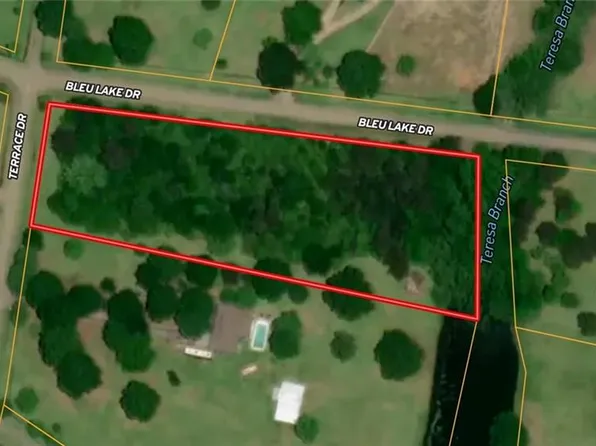 35 Bleu Lake Dr, Covington, LA 70435