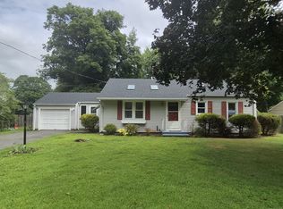 2 Dixon Rd, Danbury, CT 06811