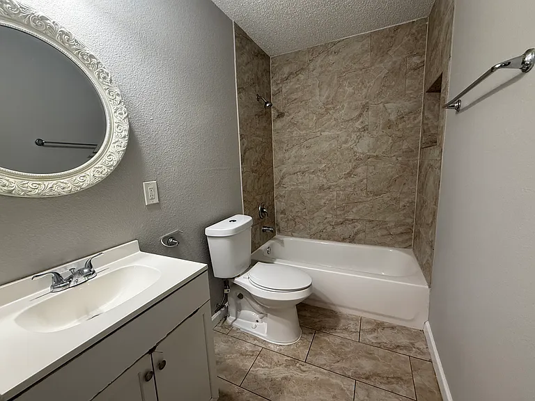 918 W Harding Blvd — Photo 6