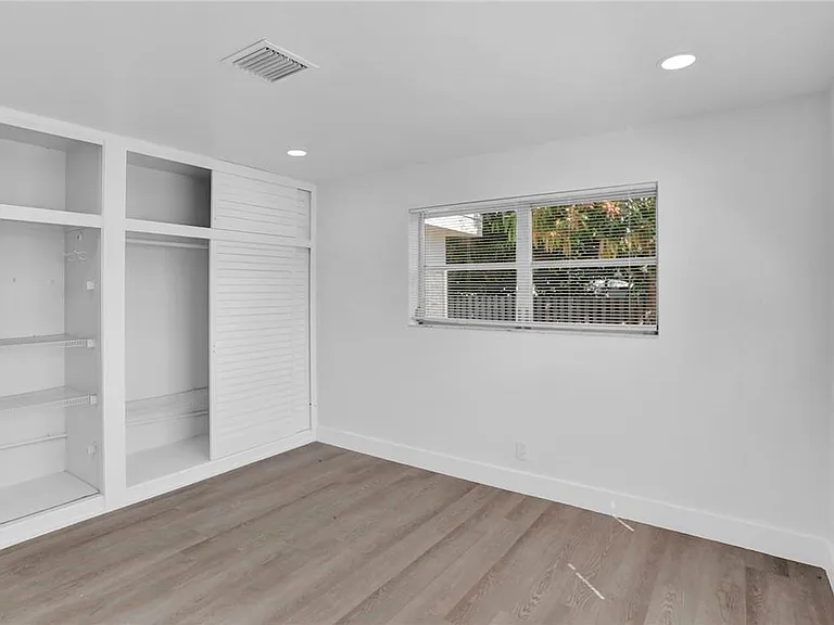 1013 SE 14th Ct — Photo 31