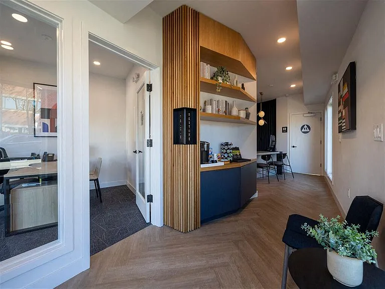 The Preston at Hillsdale — Photo 10