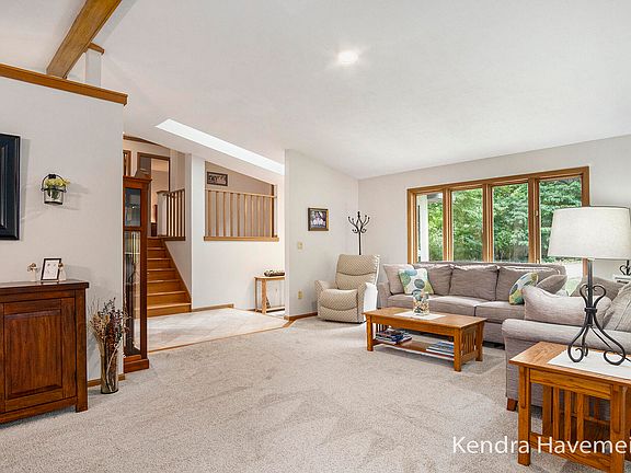 5th image of 8601 Winterforest Dr NE