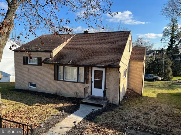 5205 Woodlawn Dr, Harrisburg, PA 17109