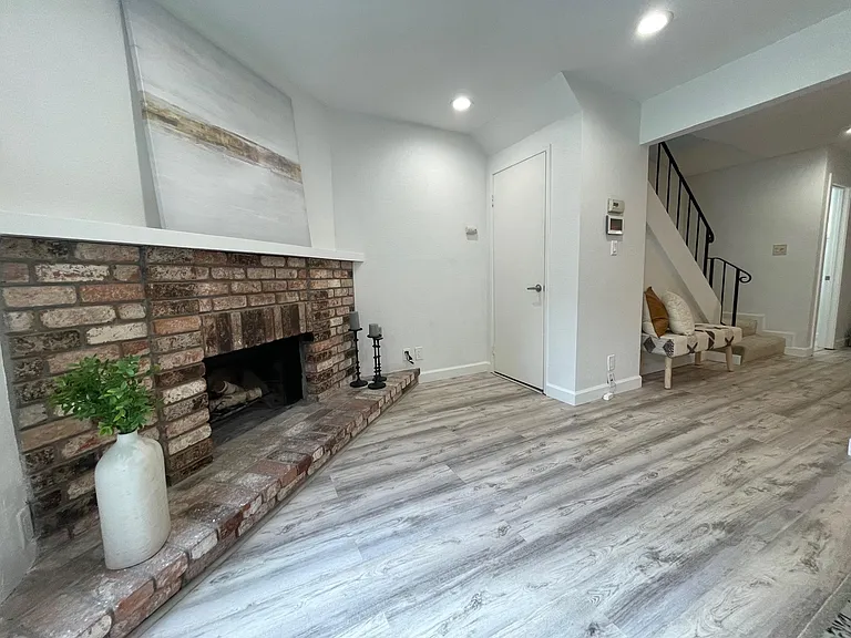 394 Ilo Ln #201 — Photo 12