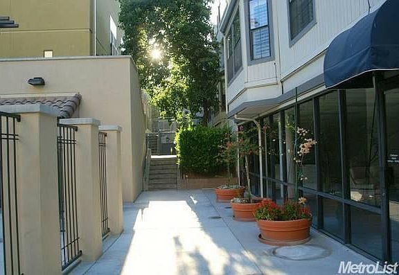2nd image of 1810 K St #212