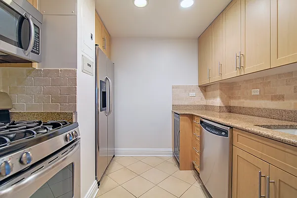 Rented by Stonehenge NYC LLC | media 4