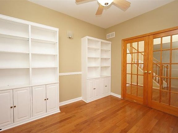 4th image of 7653 Hunt Club Dr