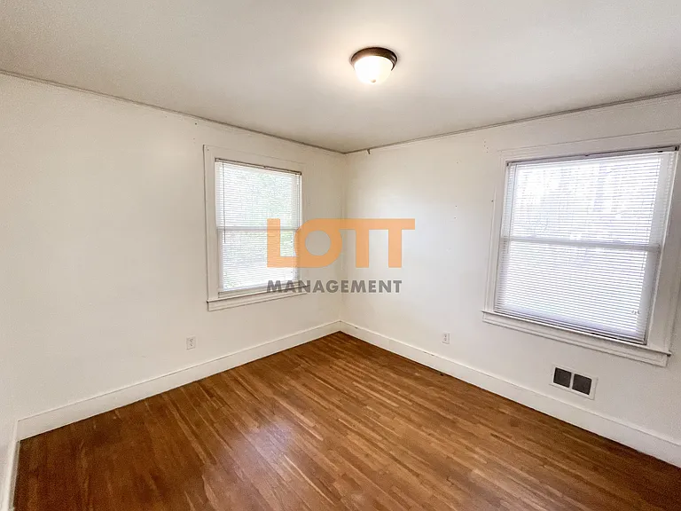 216 Mountain View Cir — Photo 11